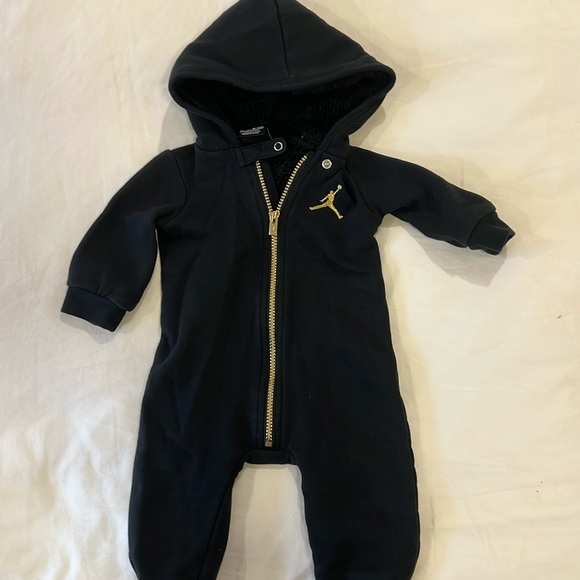 Jordan Outfit - Picture 1 of 2